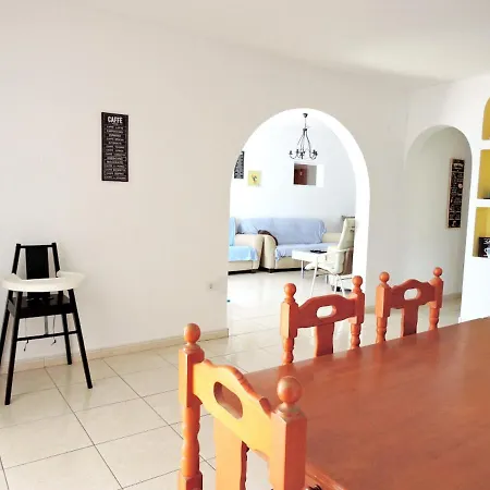 With 8 Bedrooms In With Wonderful Sea View Private Pool Enclosed Garden 4 Km From The Beach 빌라
