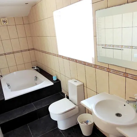 With 8 Bedrooms In With Wonderful Sea View Private Pool Enclosed Garden 4 Km From The Beach *