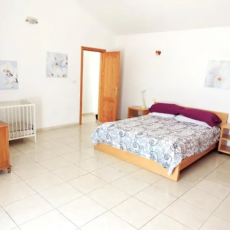 With 8 Bedrooms In With Wonderful Sea View Private Pool Enclosed Garden 4 Km From The Beach Tias